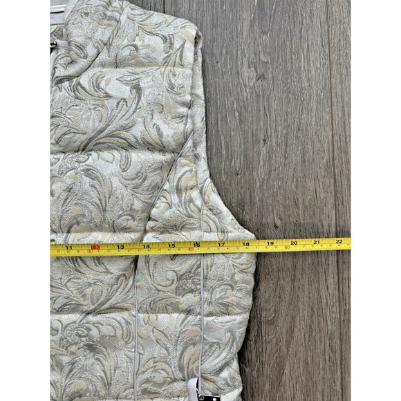 Chic Puffer Vest White Silver Quilted‎ Small Zip Up Zip Pockets Classy WHBM - Picture 5 of 7